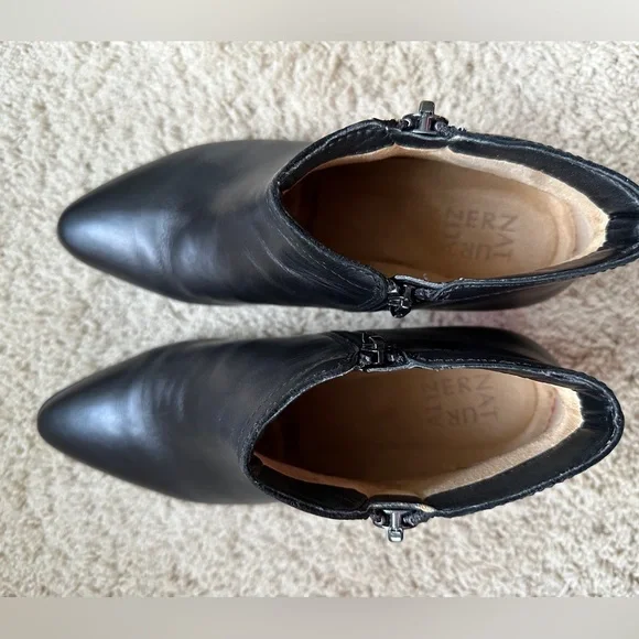 Naturalizer bootie - Picture 3 of 5